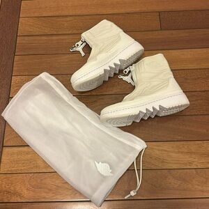 NIKE Air Jordan High Top Sneakers Womens 6